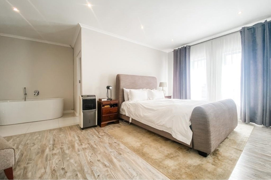 To Let 4 Bedroom Property for Rent in Parklands North Western Cape
